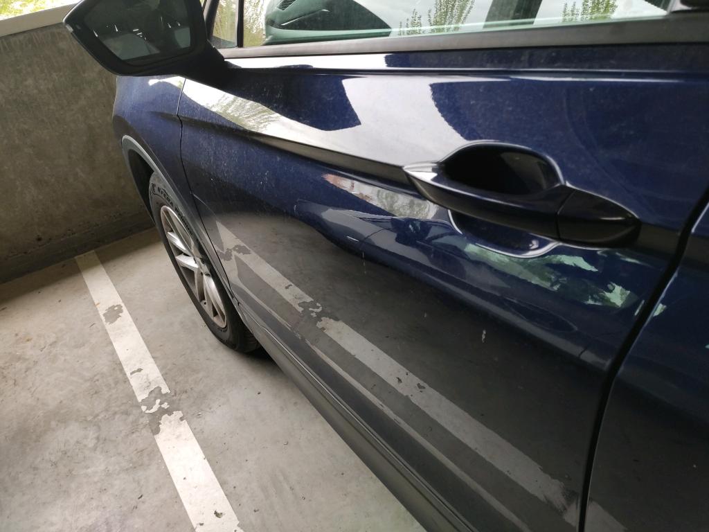 Daño en panel dañado dañado