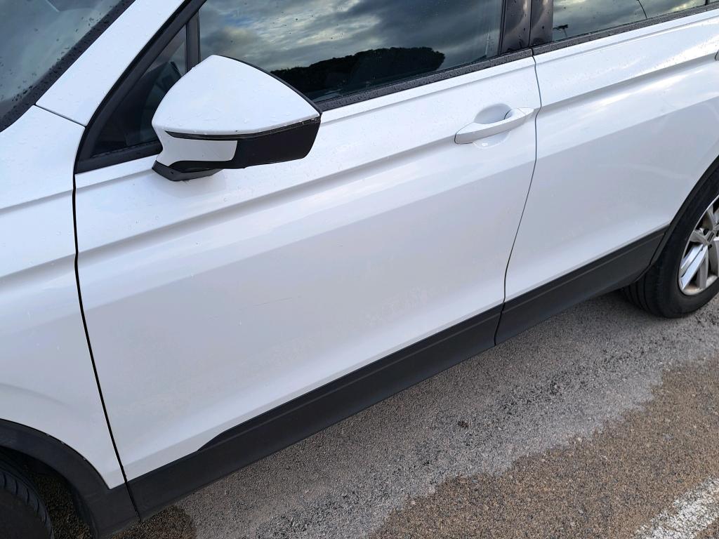 Daño en panel dañado dañado