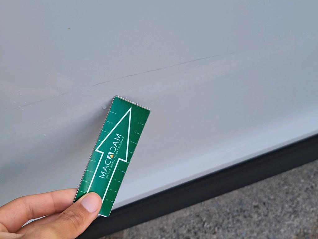 Daño en panel dañado dañado