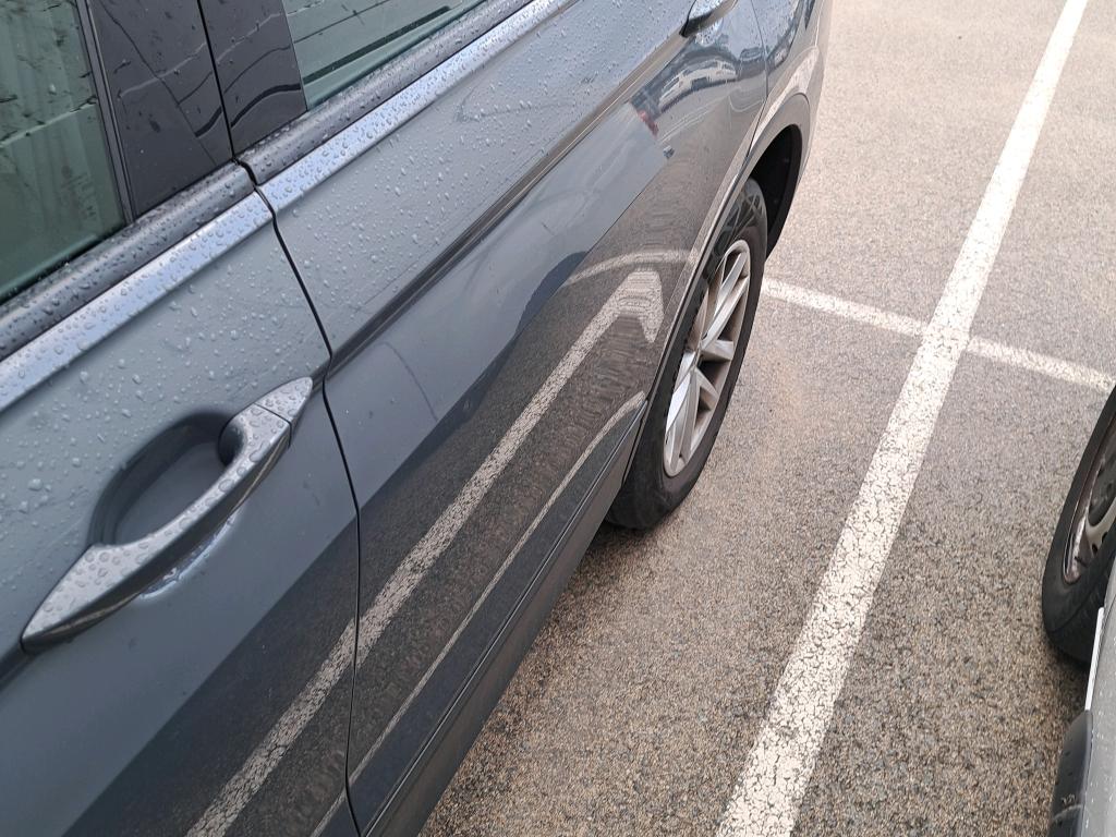 Daño en panel dañado dañado