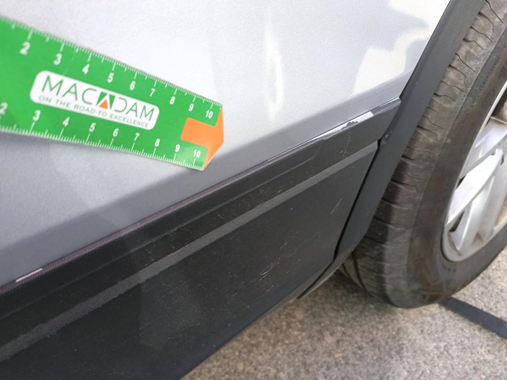 Daño en panel Arañazo ligero Arañazo ligero