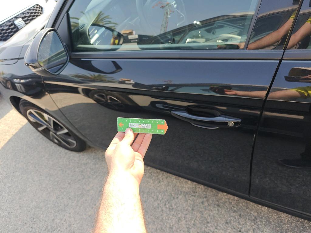 Daño en panel dañado dañado