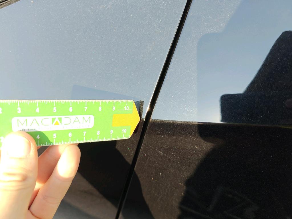 Daño en panel dañado dañado