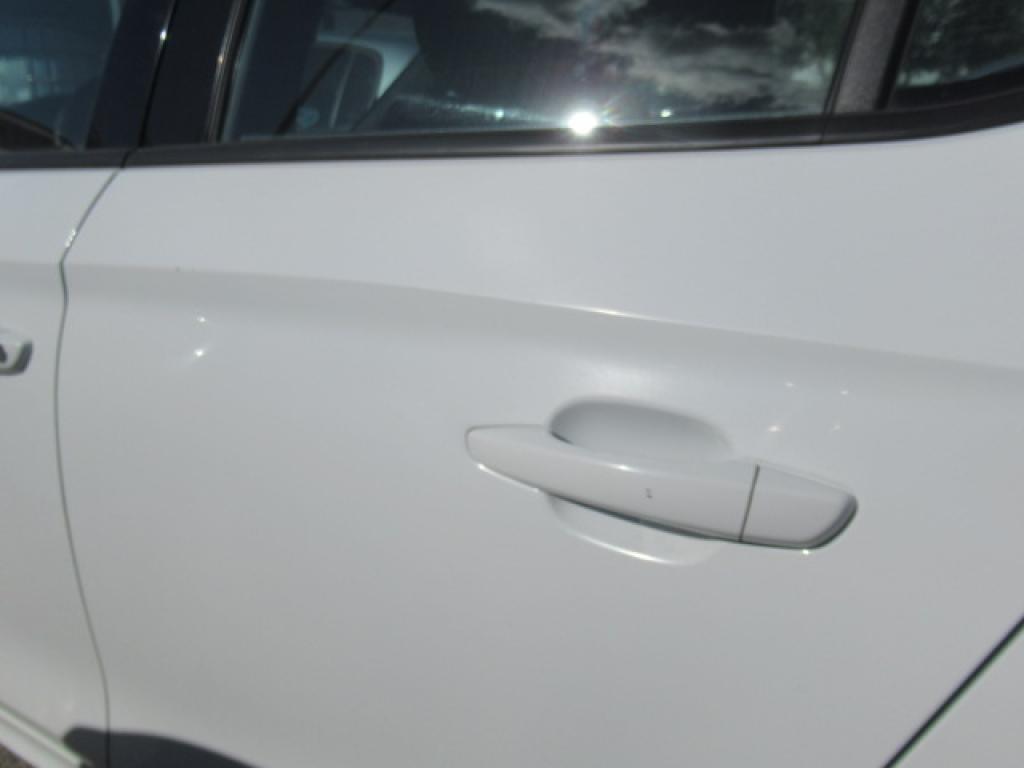 Daño en panel dañado dañado