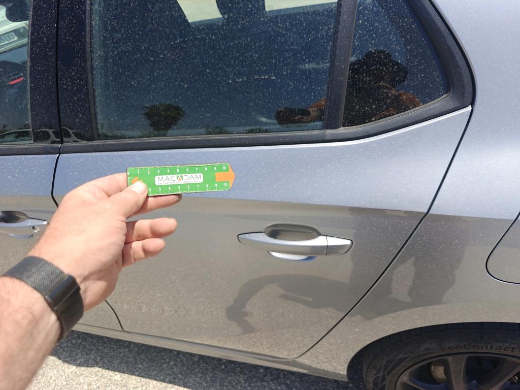 Daño en panel dañado dañado
