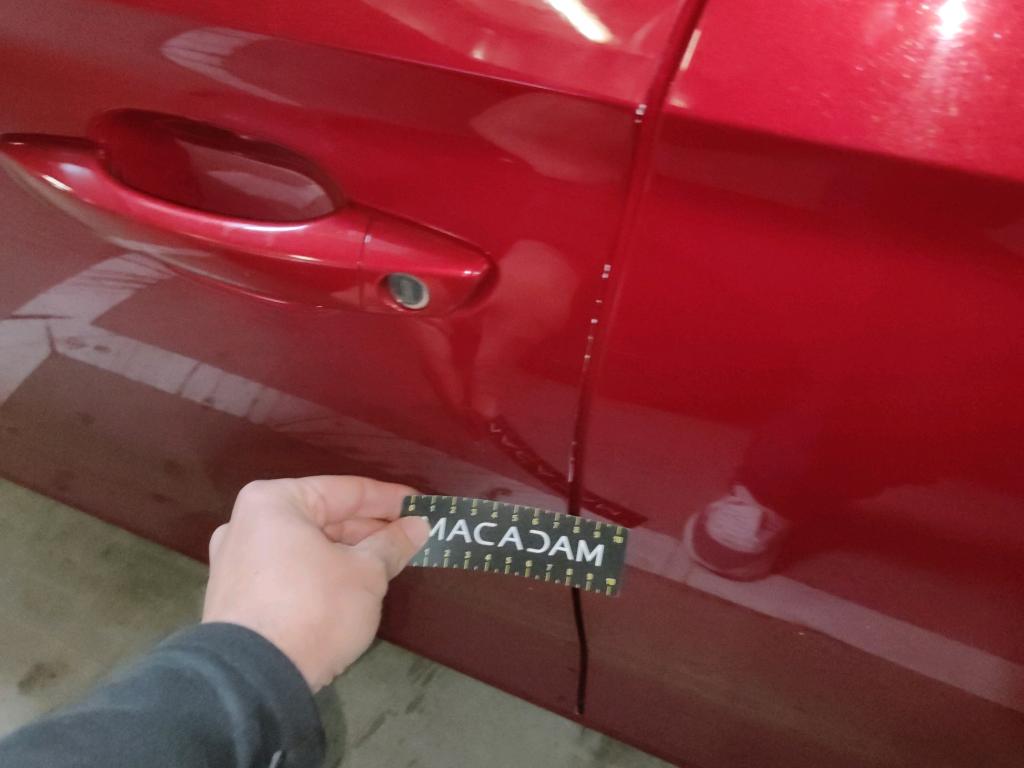Daño en panel Arañazo ligero Arañazo ligero