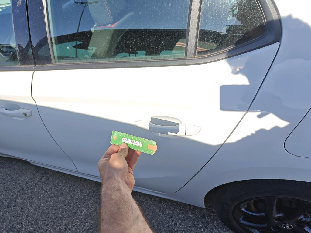 Daño en panel dañado dañado