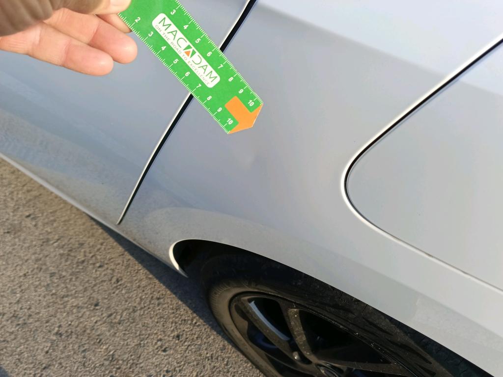 Daño en panel dañado dañado