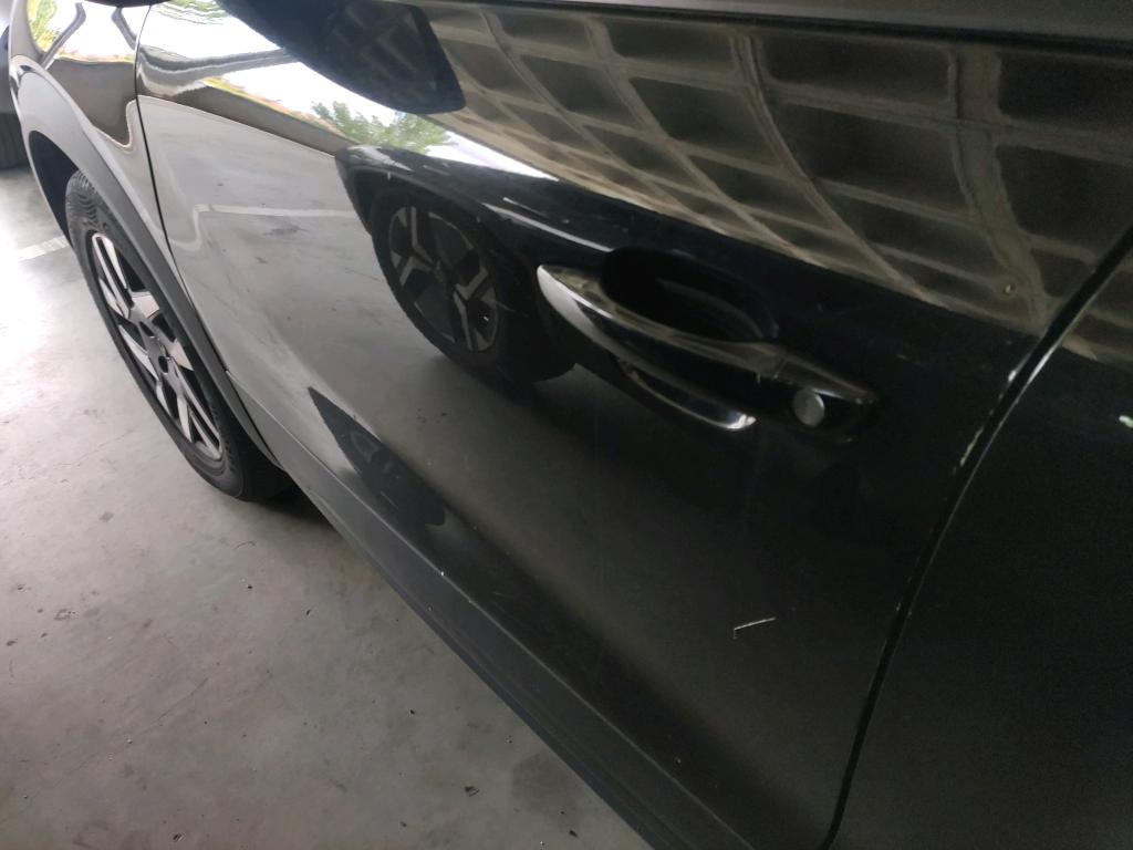 Daño en panel dañado dañado