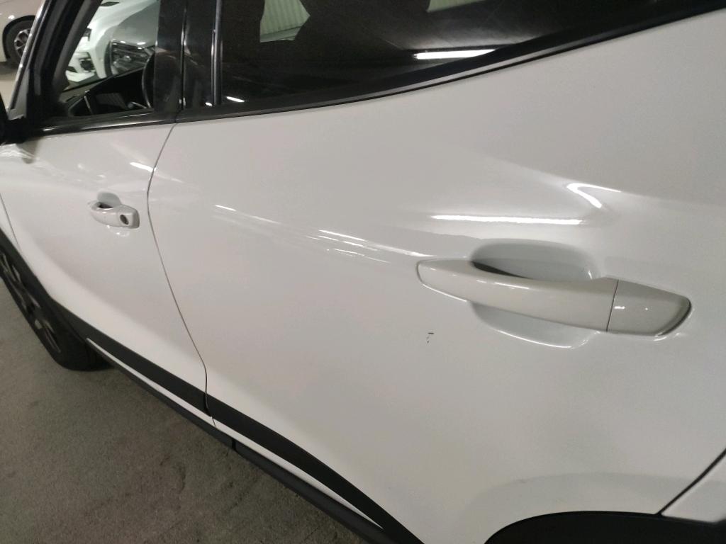 Daño en panel dañado dañado