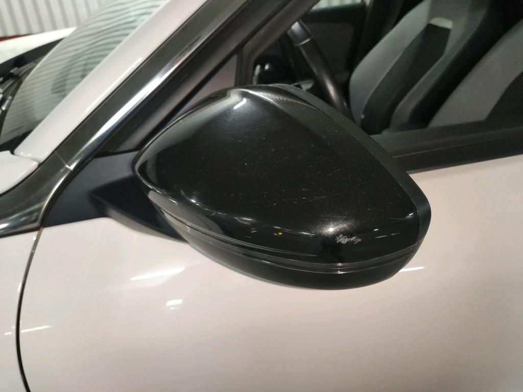 Daño en panel dañado dañado