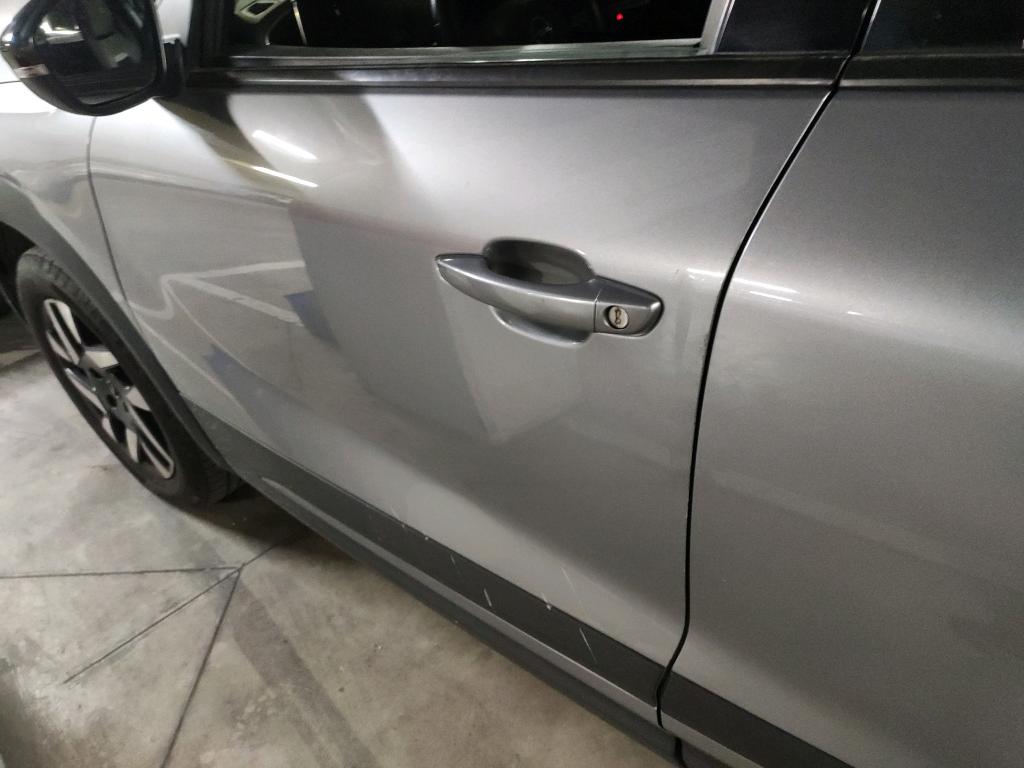 Daño en panel dañado dañado