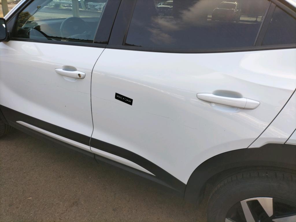 Daño en panel Arañazo ligero Arañazo ligero