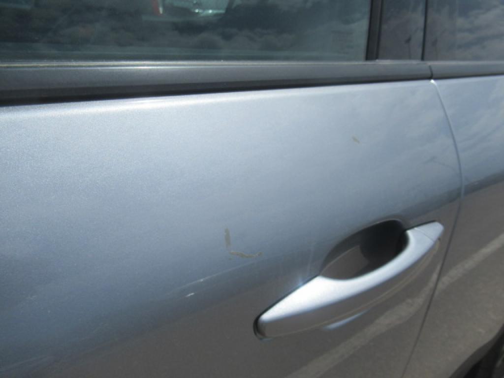 Daño en panel dañado dañado
