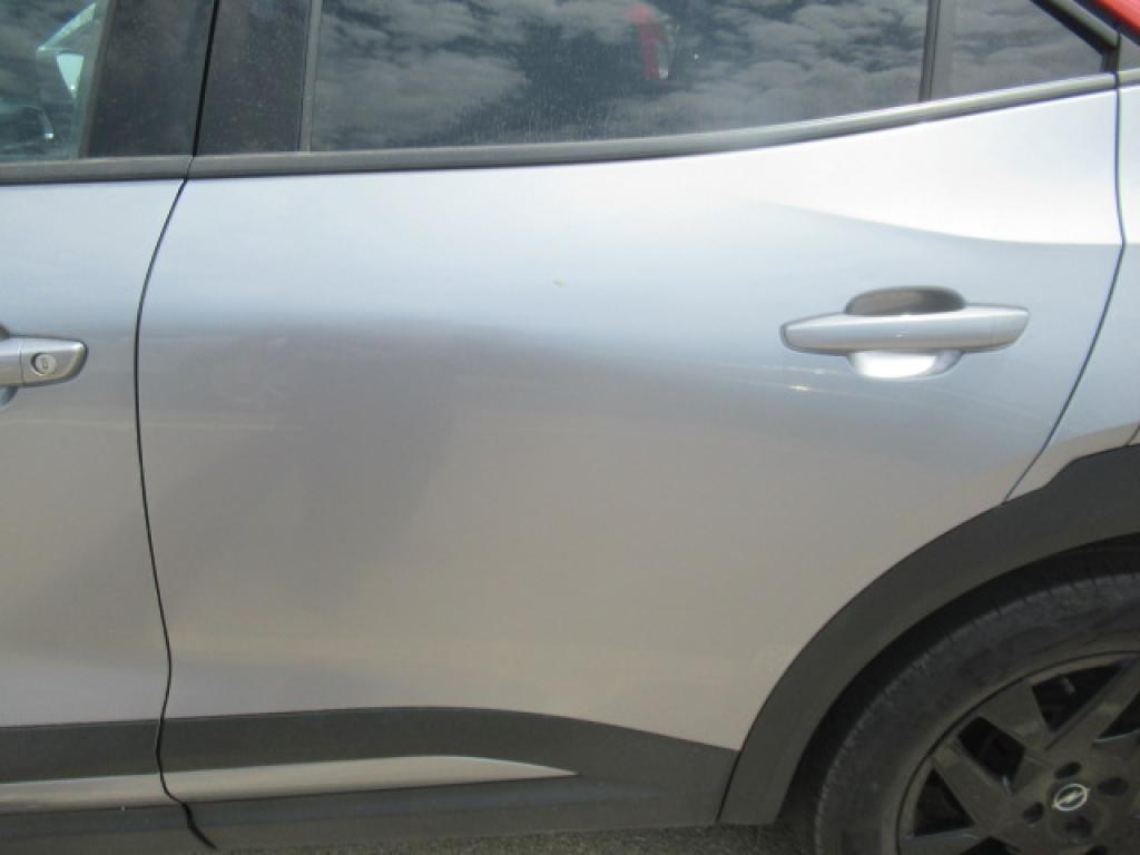 Daño en panel dañado dañado