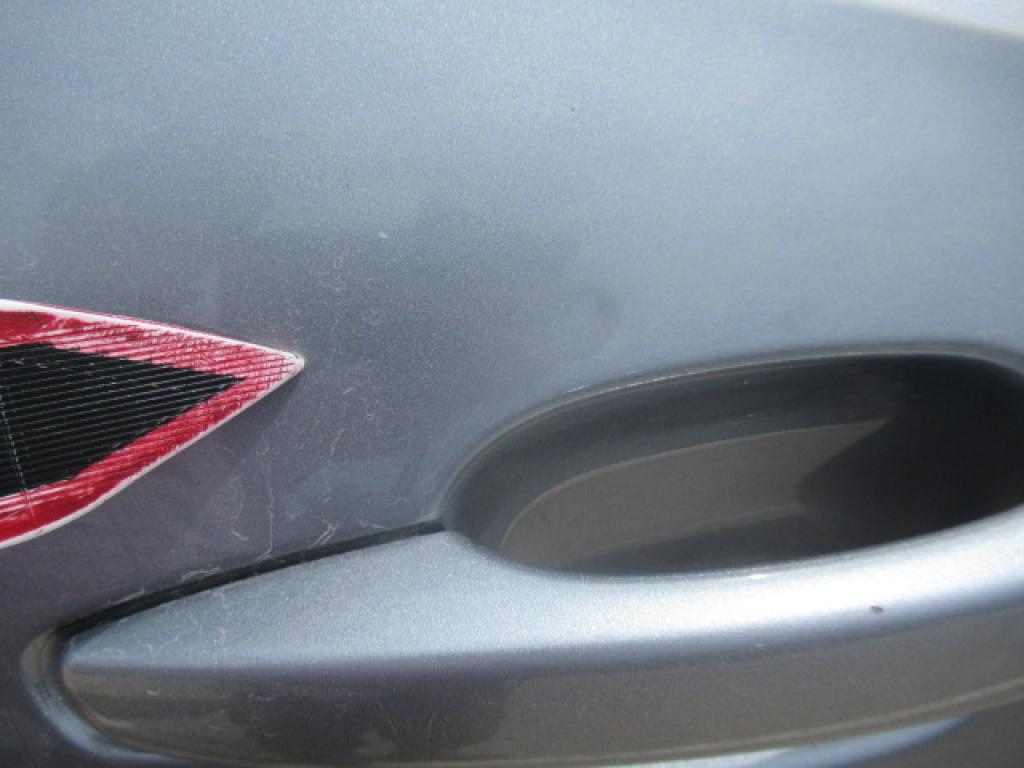 Daño en panel dañado dañado