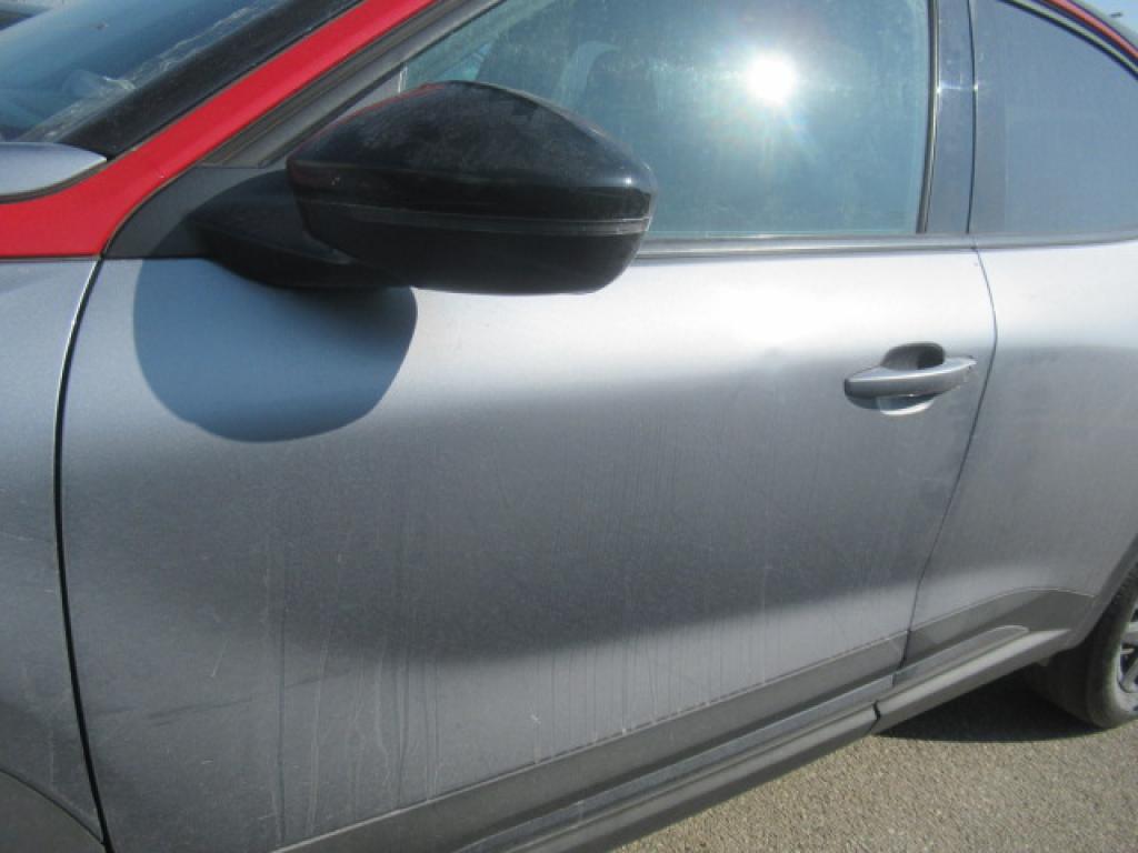 Daño en panel dañado dañado