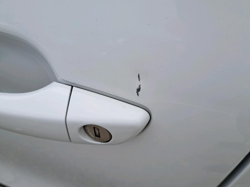 Daño en panel dañado dañado