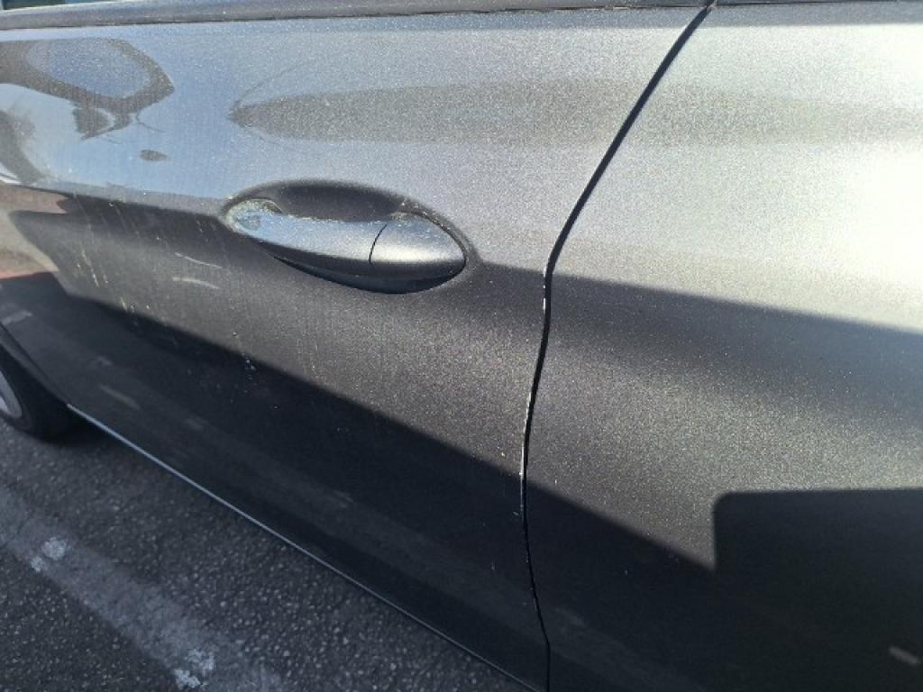 Daño en panel Arañazo ligero Arañazo ligero