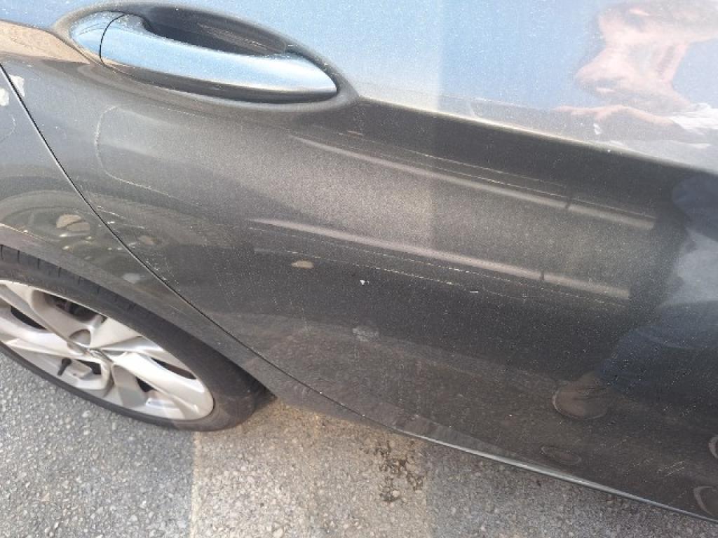 Daño en Panel Arañazo ligero Arañazo ligero