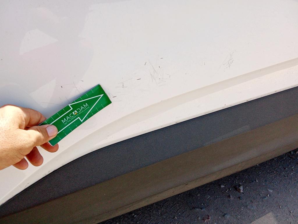 Daño en panel dañado dañado