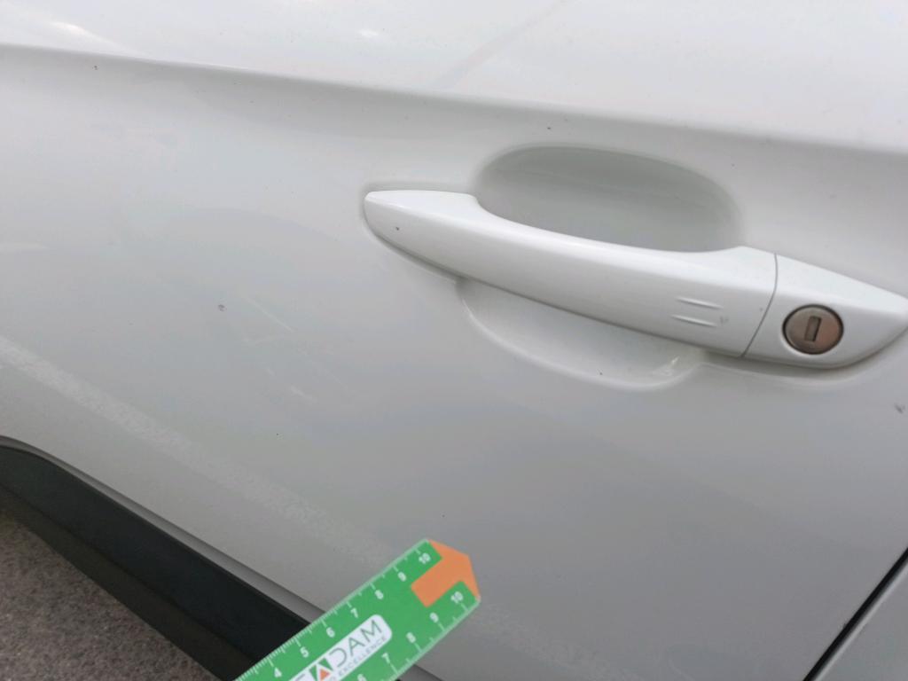 Daño en panel Arañazo ligero Arañazo ligero