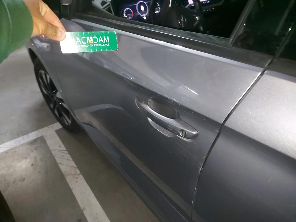 Daño en panel Arañazo ligero Arañazo ligero