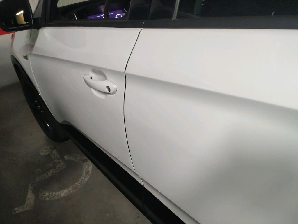Daño en panel dañado dañado