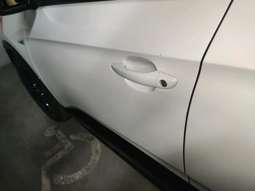 Daño en panel dañado dañado