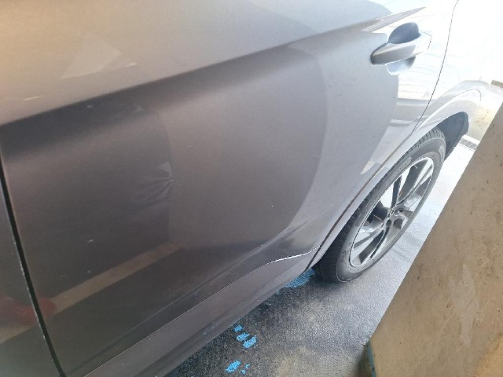 Daño en panel dañado dañado
