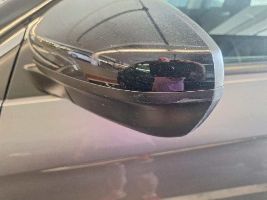 Daño en panel dañado dañado