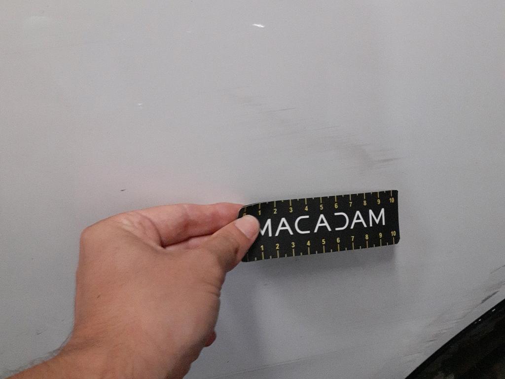 Daño en panel dañado dañado