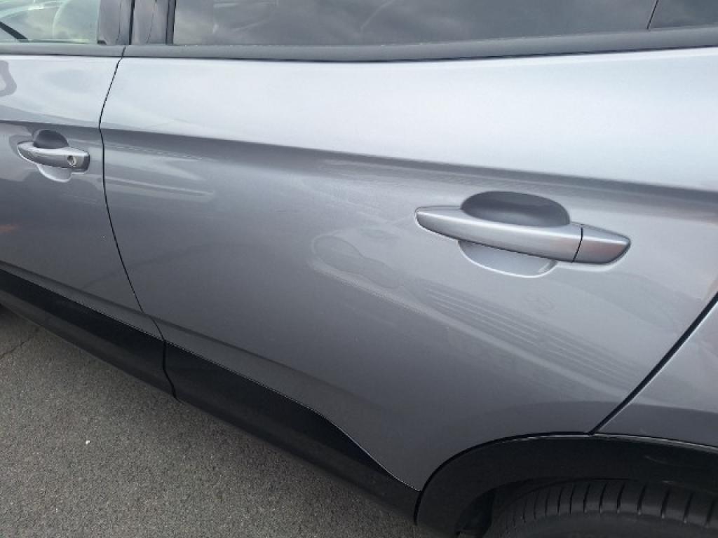 Daño en panel dañado dañado
