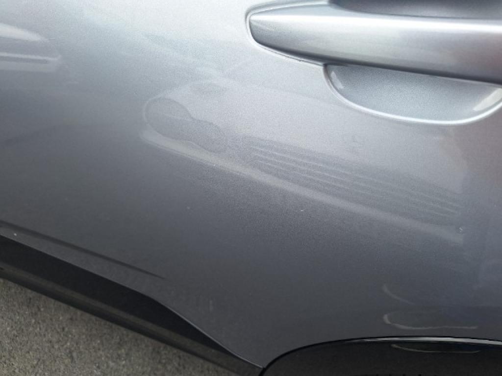 Daño en panel dañado dañado