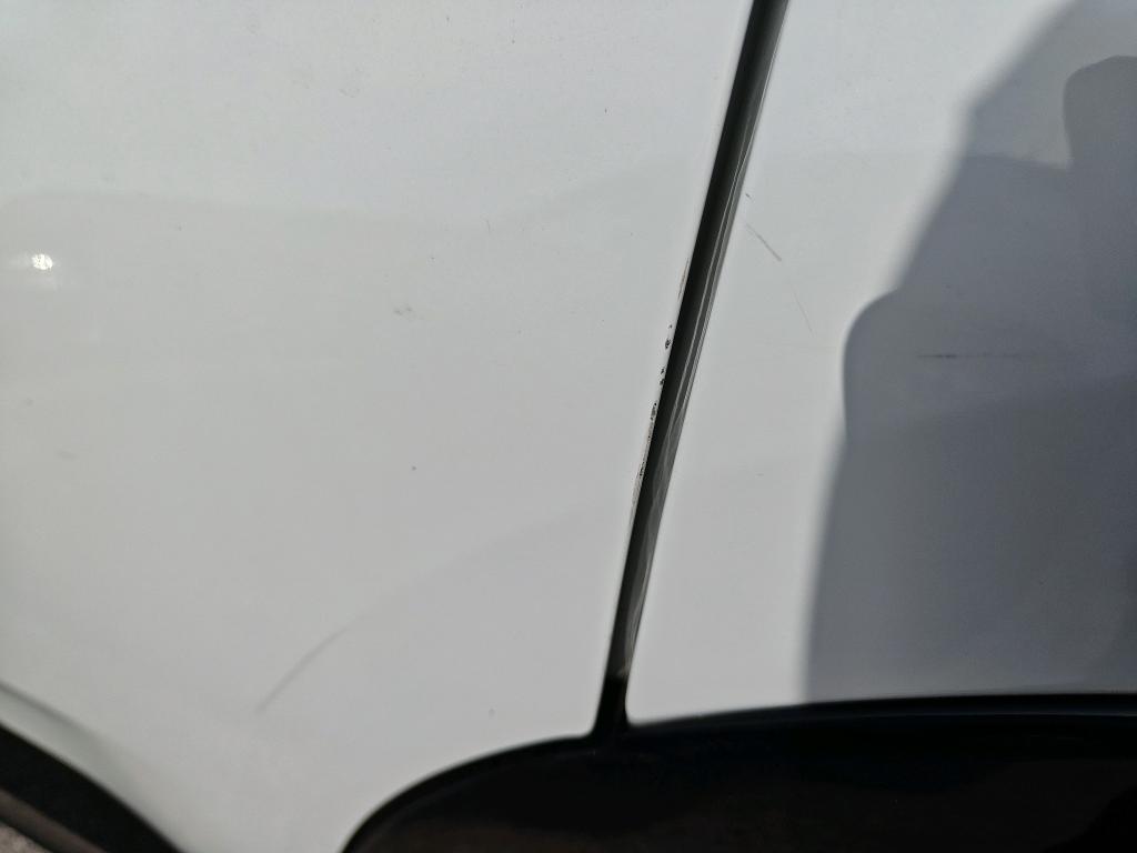 Daño en panel dañado dañado