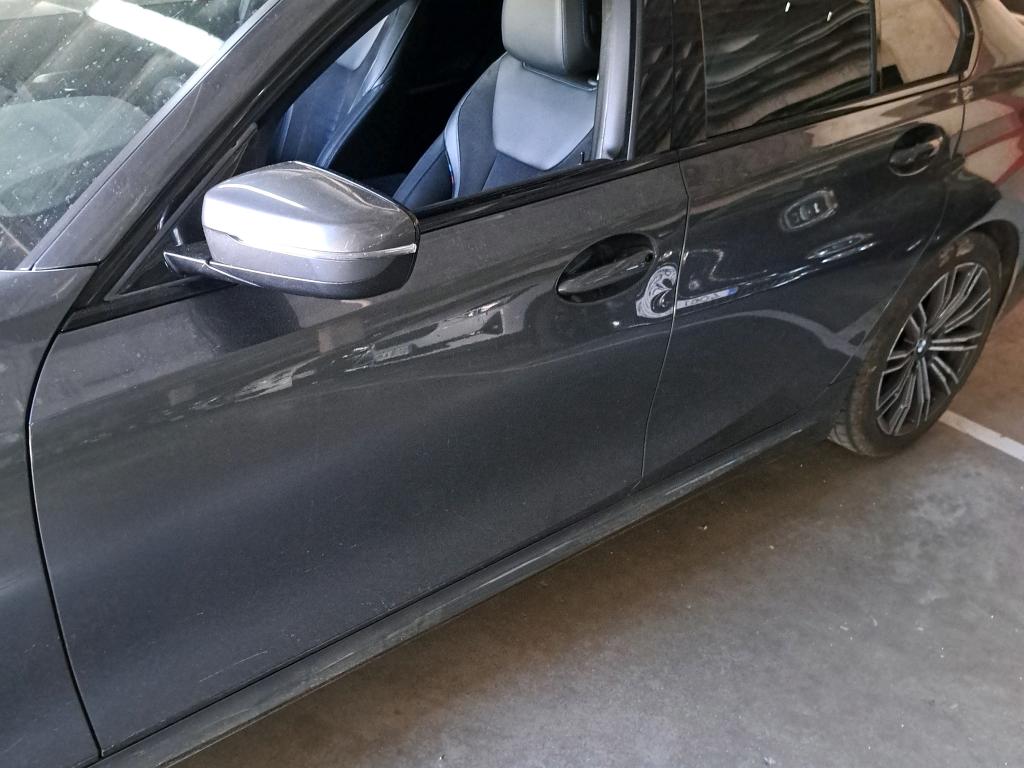Daño en panel dañado dañado