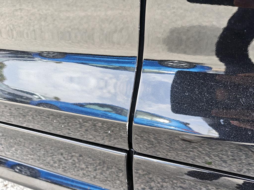 Daño en panel dañado dañado