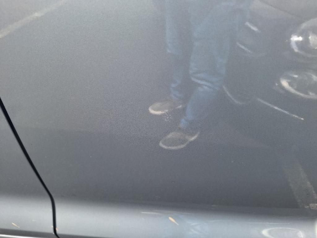 Daño en panel dañado dañado