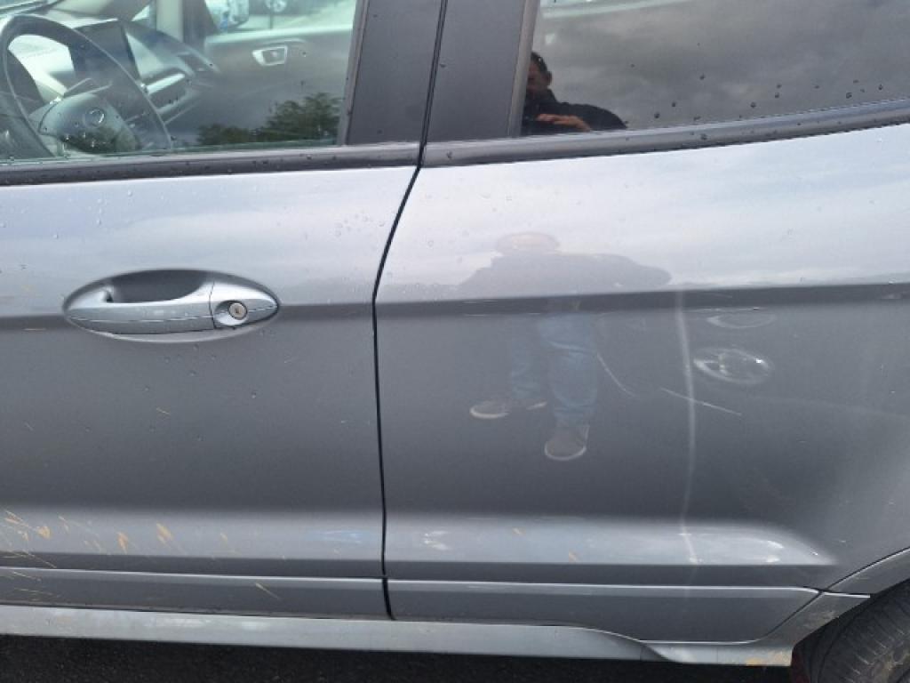 Daño en panel dañado dañado
