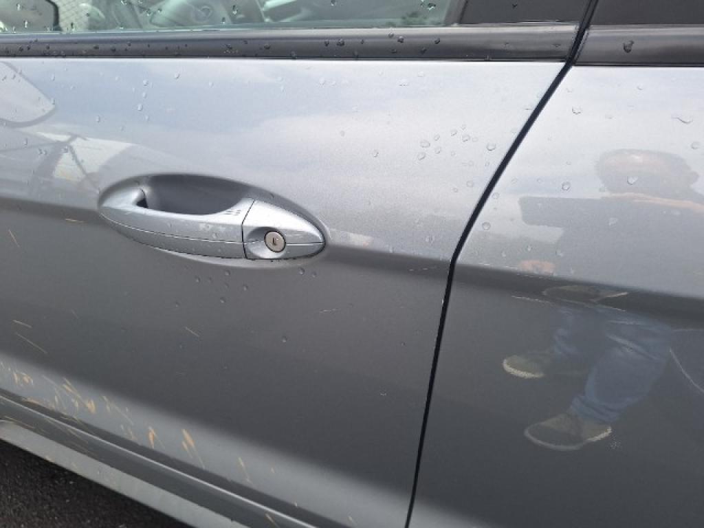 Daño en panel dañado dañado