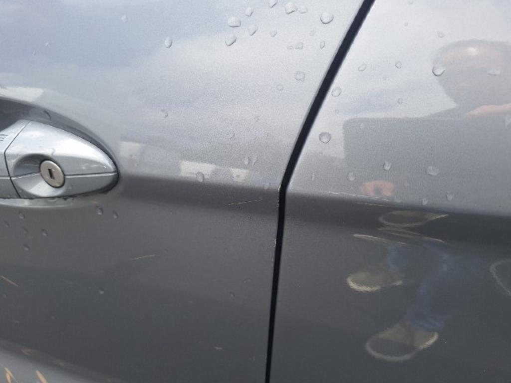 Daño en panel dañado dañado