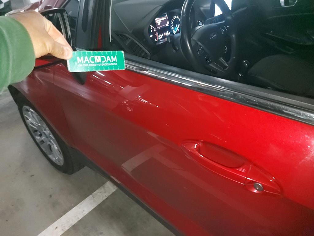 Daño en panel dañado dañado