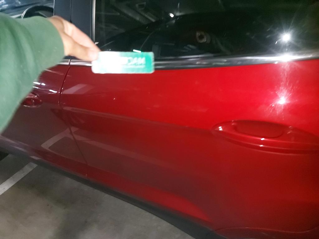 Daño en panel dañado dañado