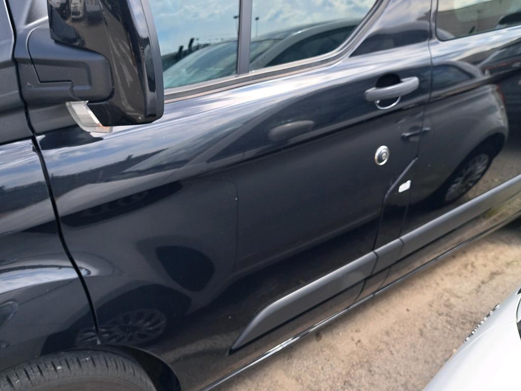 Daño en panel dañado dañado