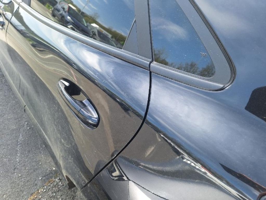 Daño en panel dañado dañado