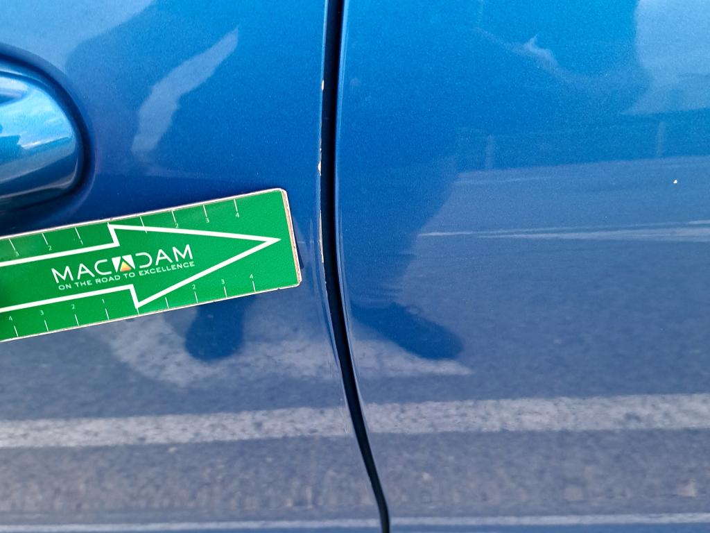 Daño en panel dañado dañado