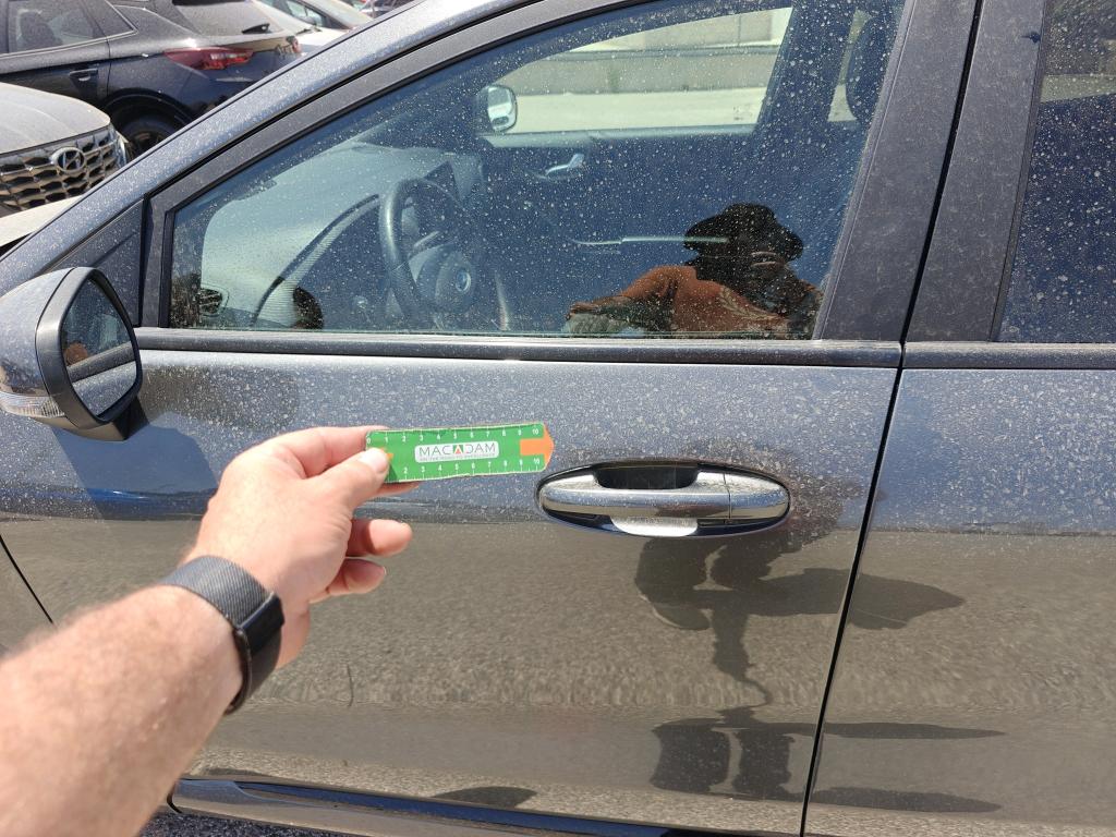 Daño en panel dañado dañado