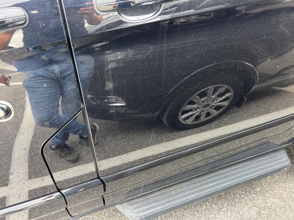Daño en panel Arañazo ligero Arañazo ligero
