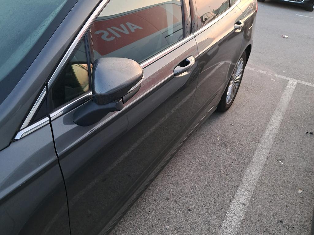 Daño en panel dañado dañado