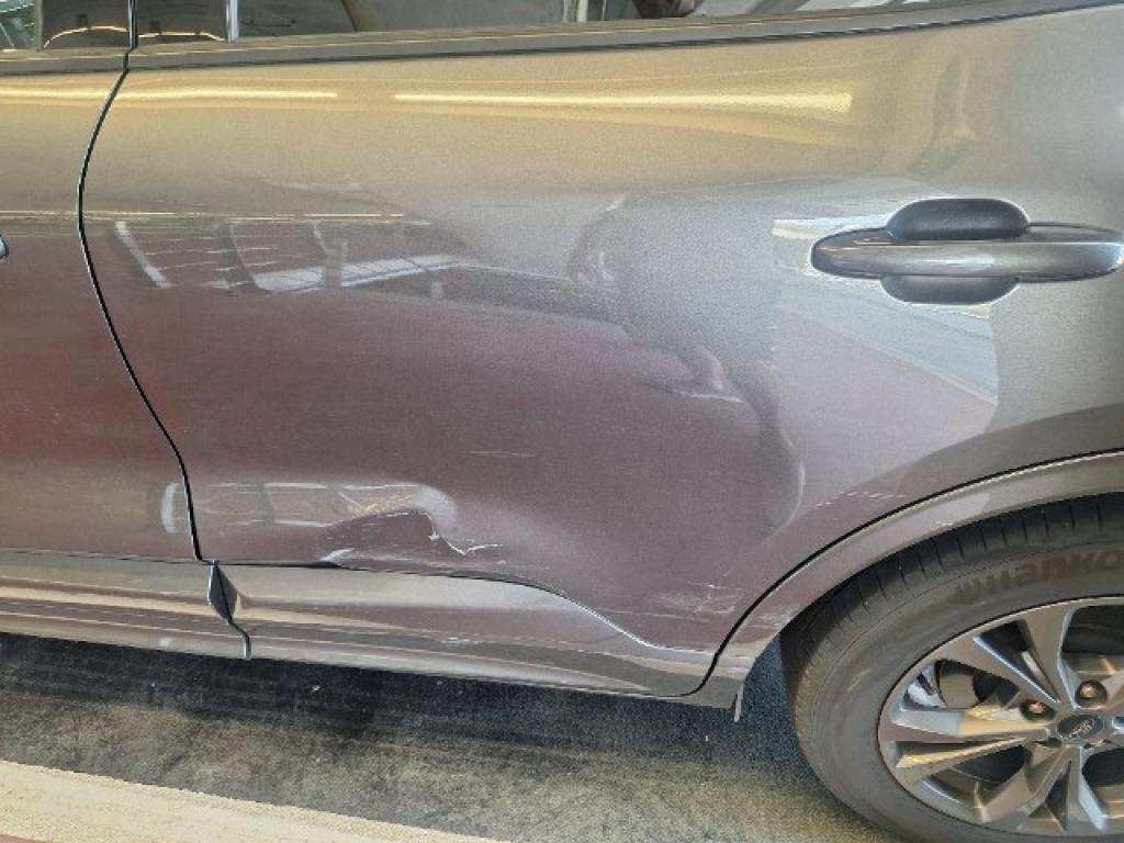 Daño en panel dañado dañado